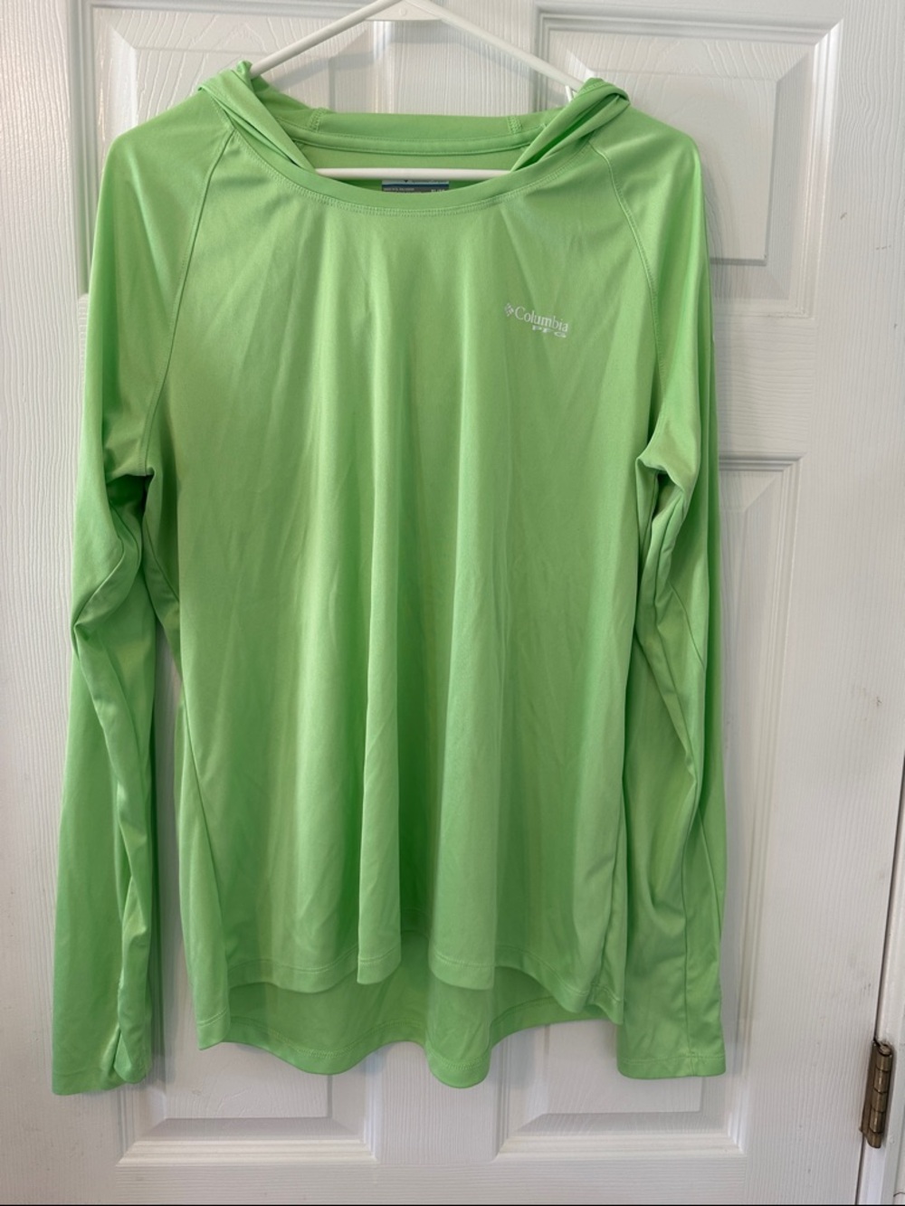 Columbia Women's Long-Sleeve Hooded Sun Shirt - Lime (XL)